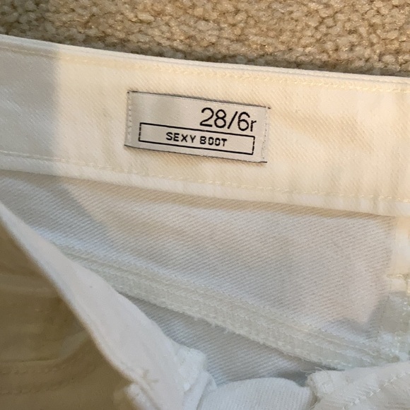 Gap sexy boot 6r white pants. - Picture 2 of 6